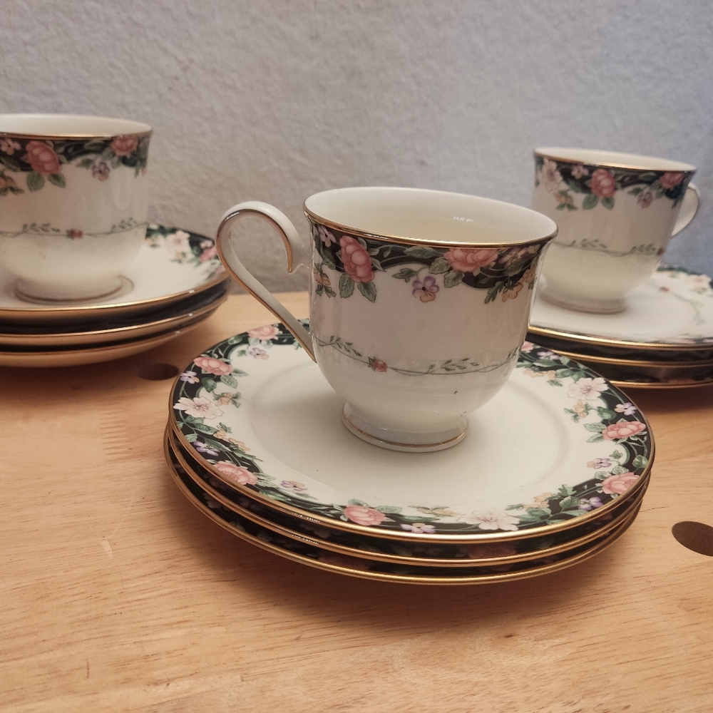 LENOX PRAIRIE BLOSSOMS‎ 12 pieces